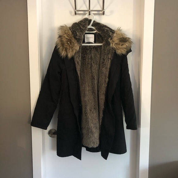 Community Parka - Aritzia - Black - Size Small - Picture 1 of 3